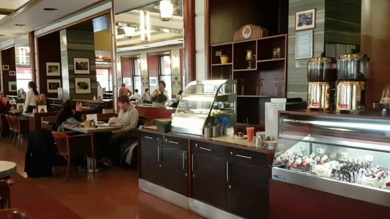 CAFÉ SLAVIA